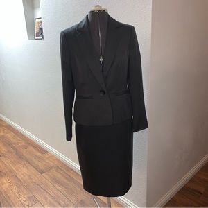 Le Suit Skirt Suit